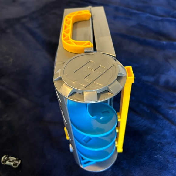 Micro machines parking garage and cars - Picture 5 of 9